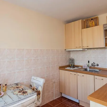 Lazur 102 * Burgas