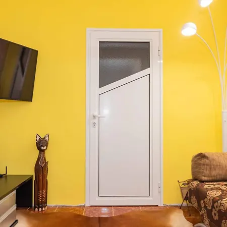 Apartment Lazur 102 *