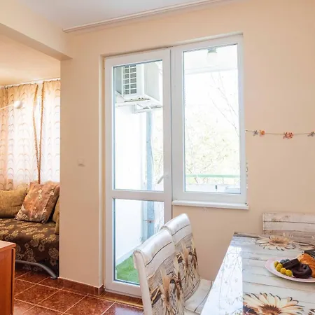 Lazur 102 Burgas